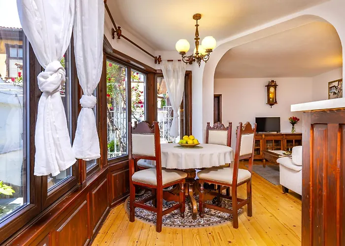 Vendégház The House With The Piano 4*