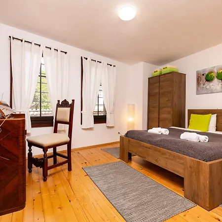 The House With The Piano 게스트하우스