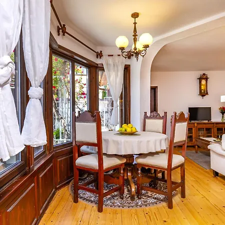 게스트하우스 The House With The Piano 4*