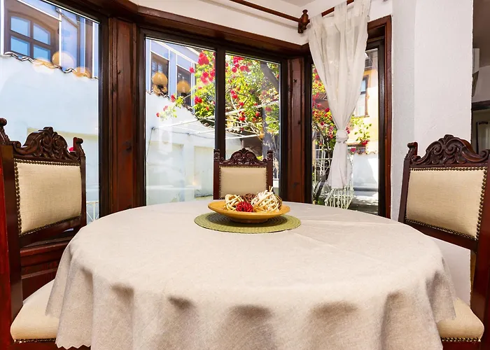 招待所 The House With The Piano