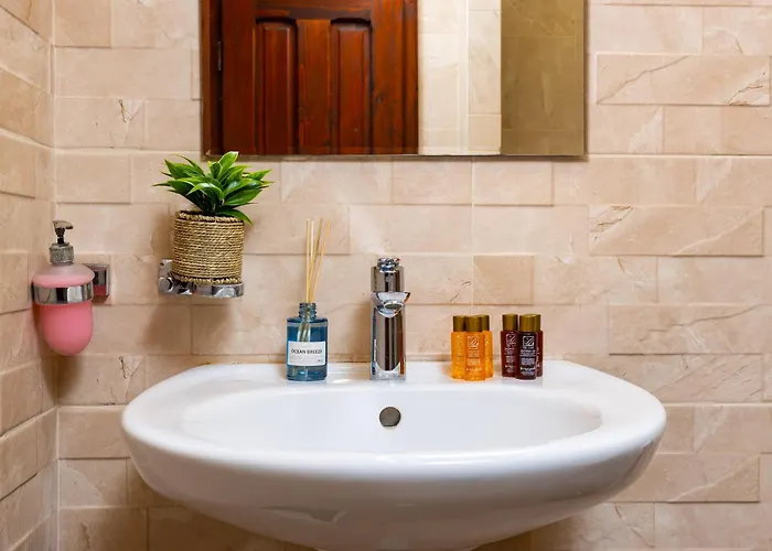 The House With The Piano 招待所